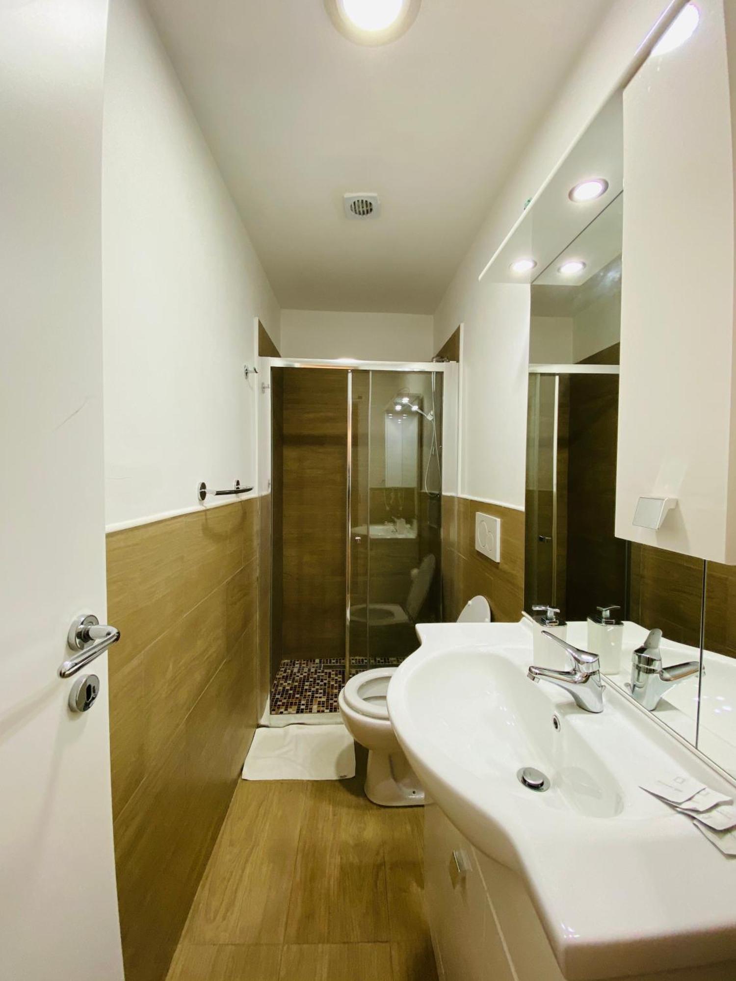 Giovanni'S Place Рим Екстериор снимка
